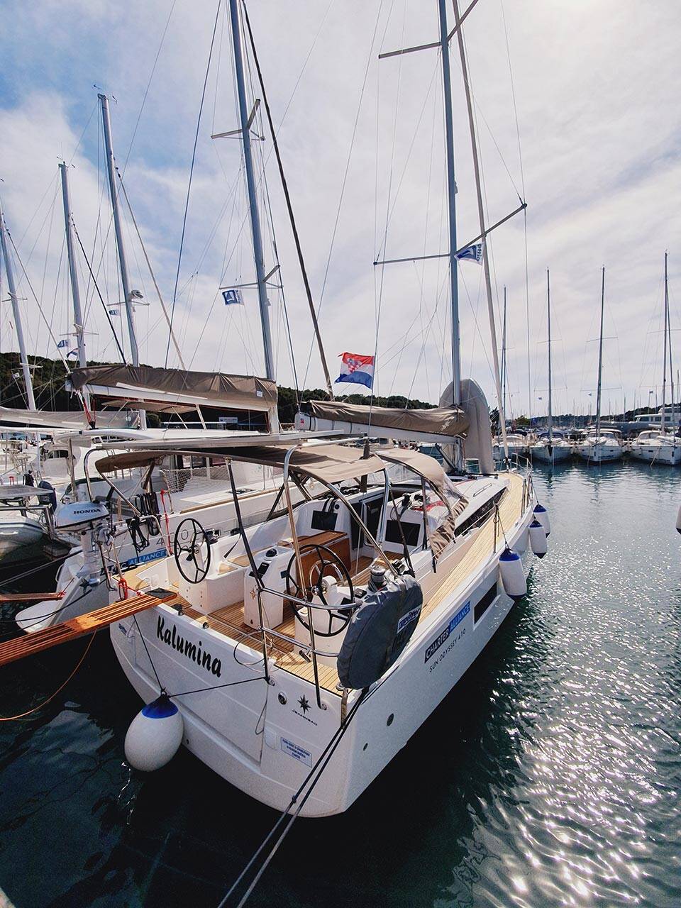 Sailing yacht Sun Odyssey 410 Kalumina