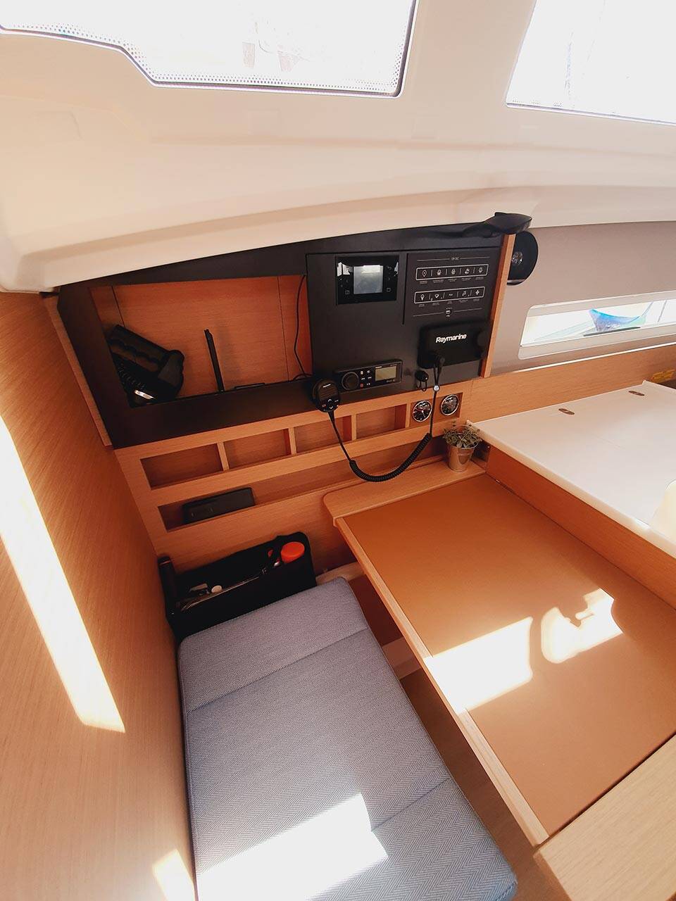 Sailing yacht Sun Odyssey 410 Kalumina