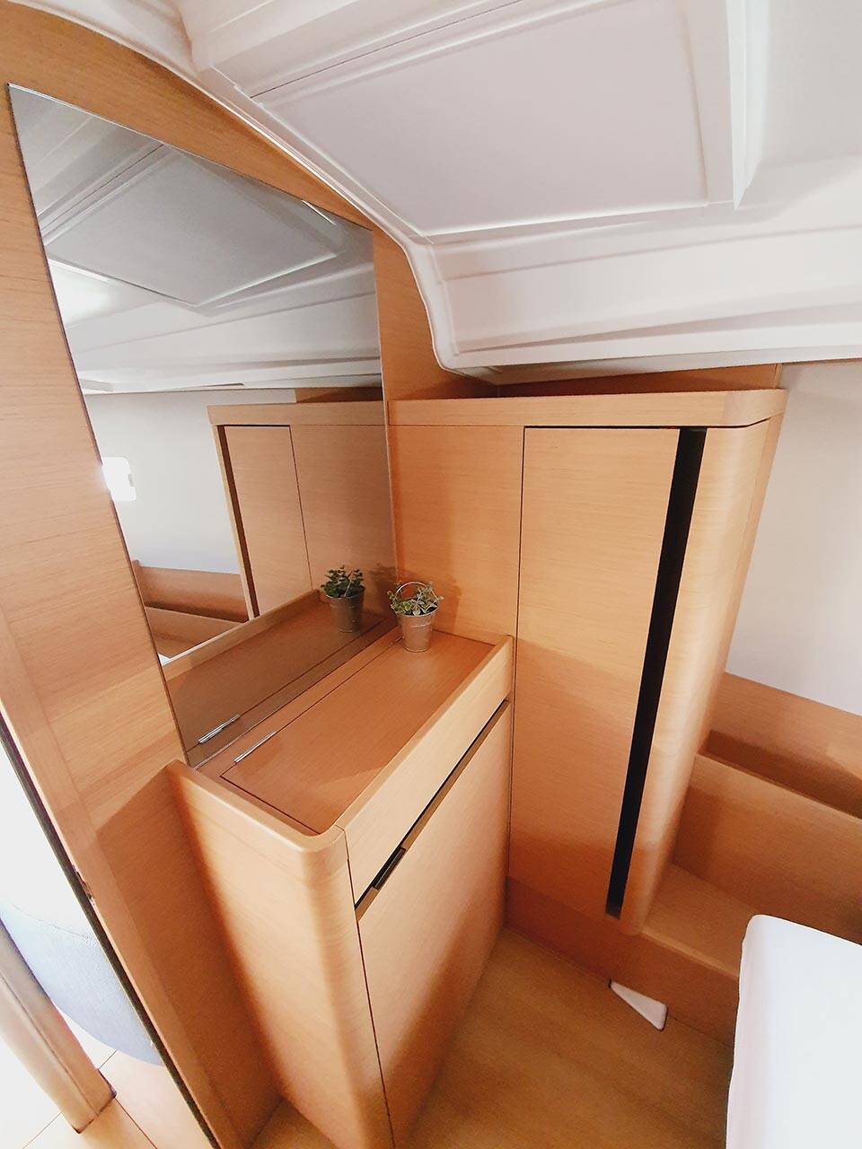 Sailing yacht Sun Odyssey 410 Kalumina