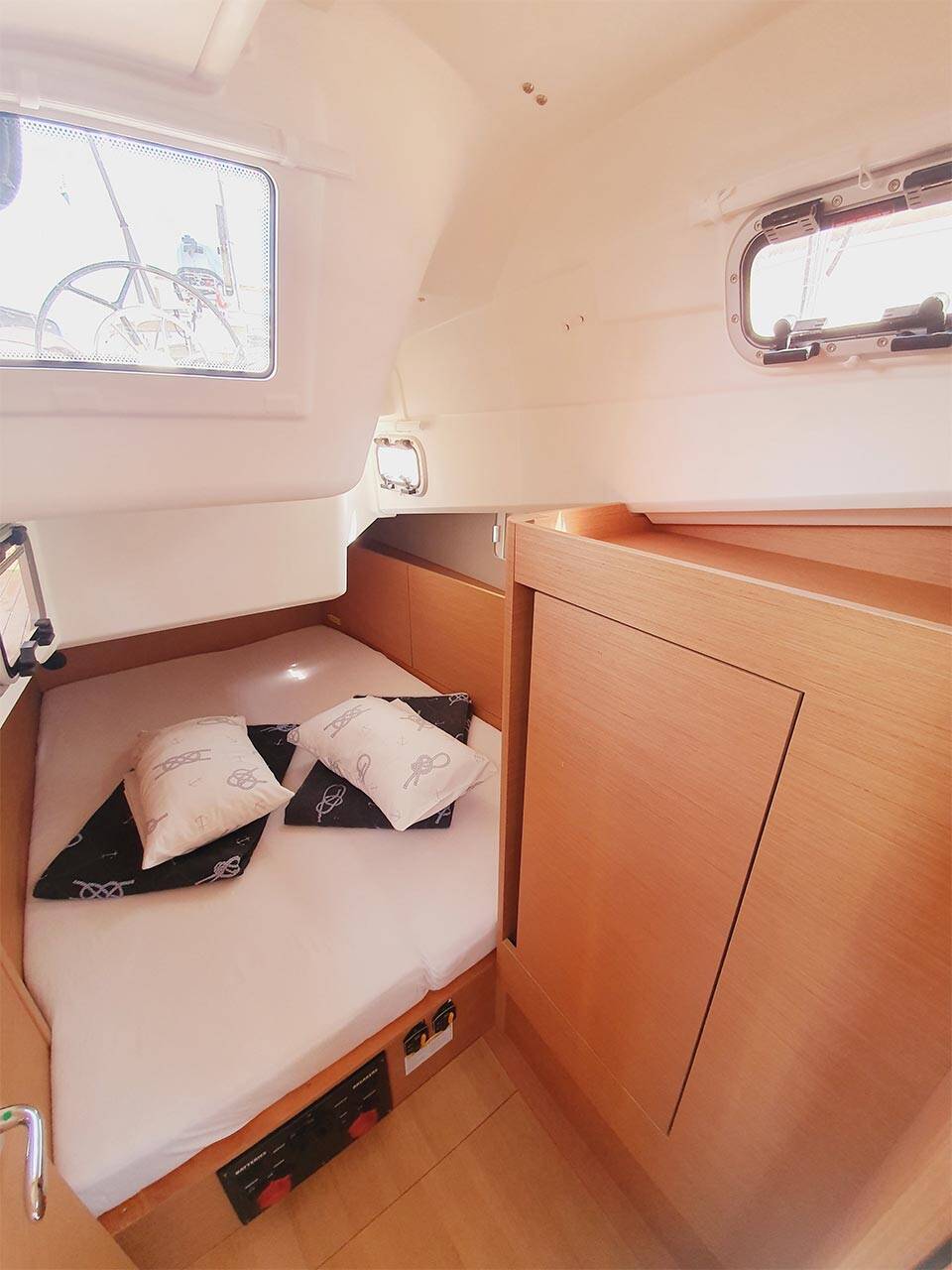 Sailing yacht Sun Odyssey 410 Kalumina