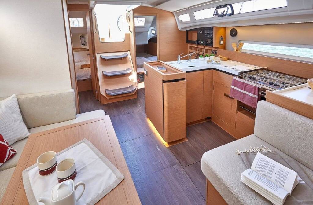 Sailing yacht Sun Odyssey 410 Chimera