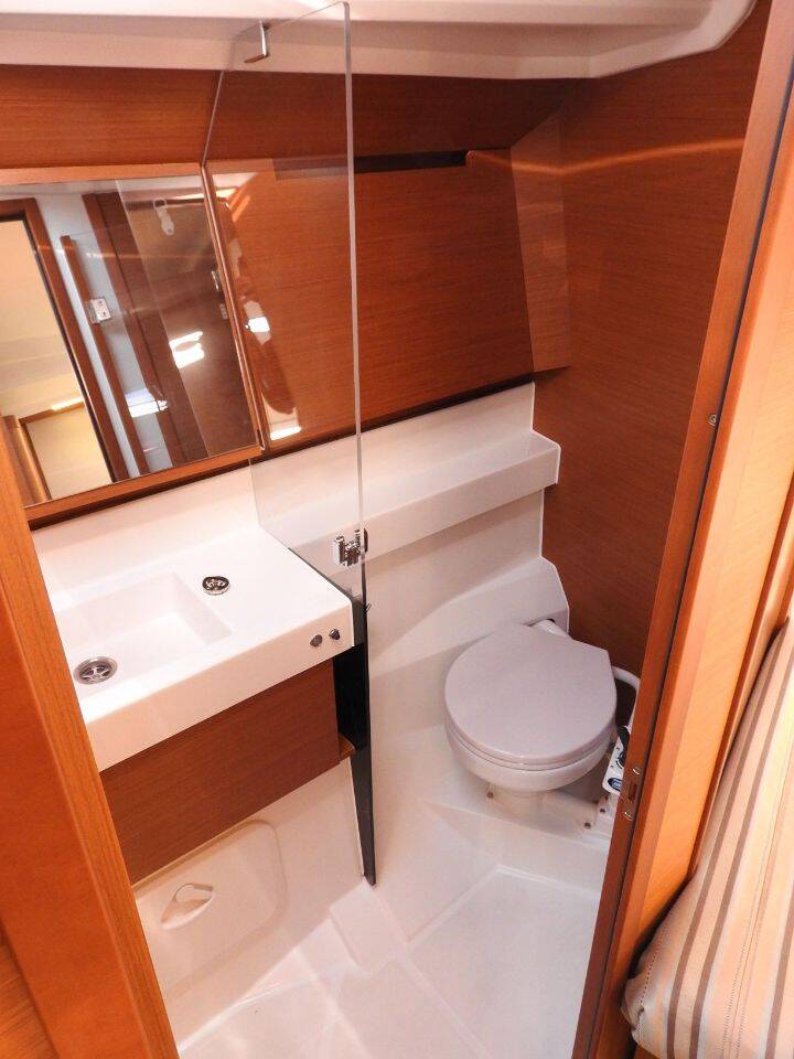 Sailing yacht Sun Odyssey 410 Chimera