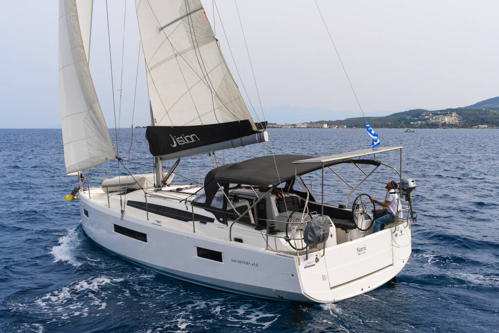 Sailing yacht Sun Odyssey 410 Nami