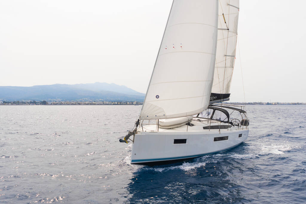 Sailing yacht Sun Odyssey 410 Nami