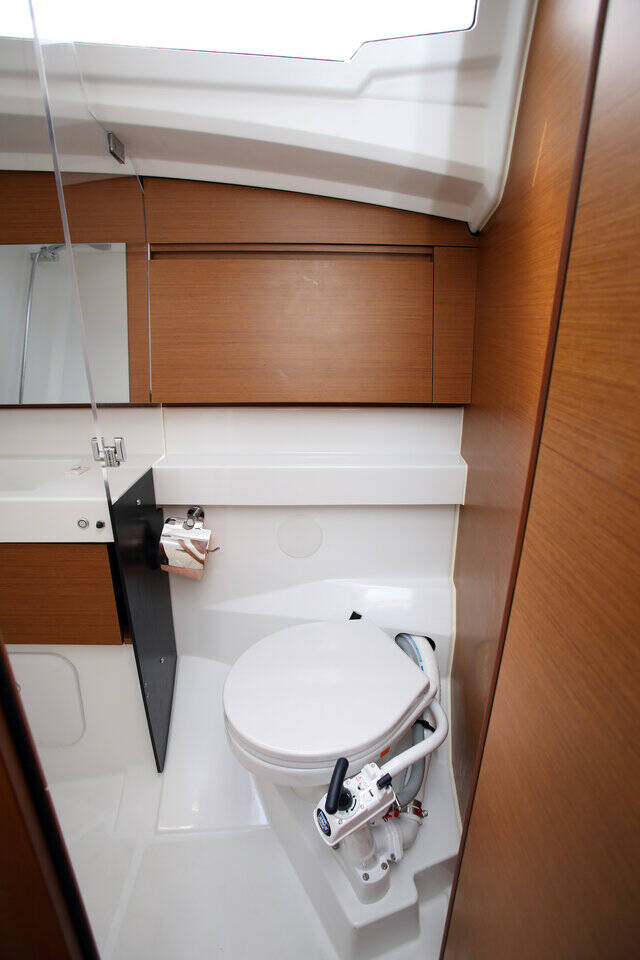 Sailing yacht Sun Odyssey 410 Deba