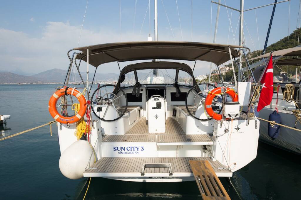 Sailing yacht Sun Odyssey 410 Suncity 3