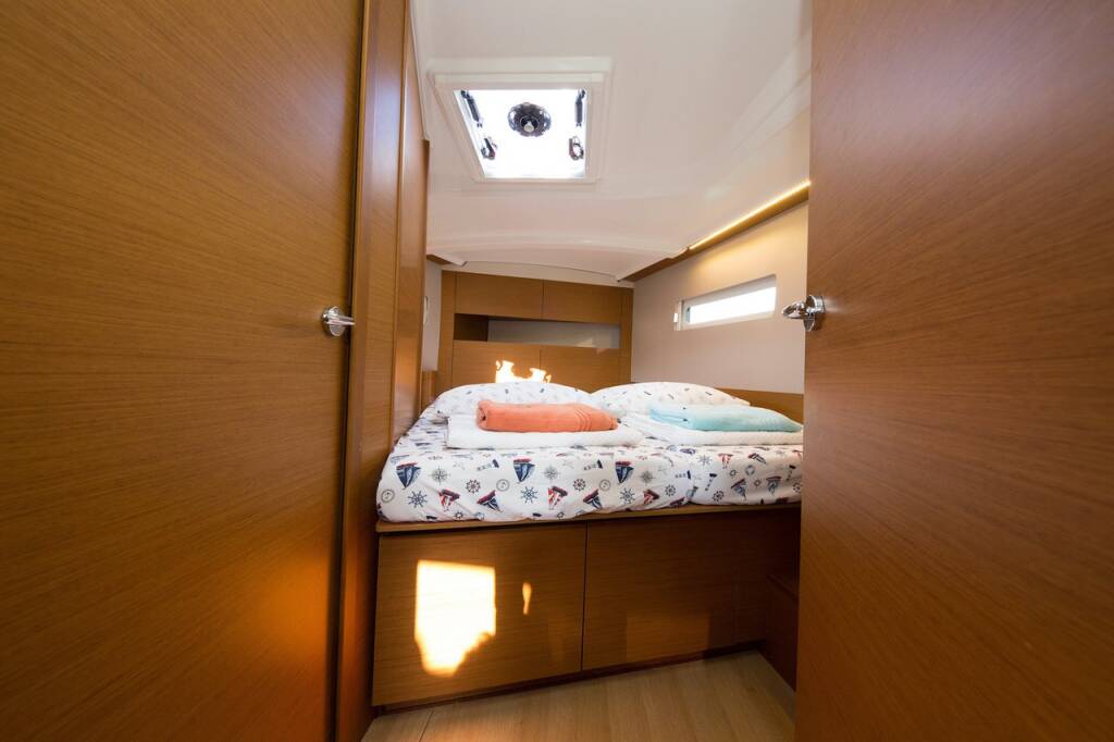 Sailing yacht Sun Odyssey 410 Suncity 3
