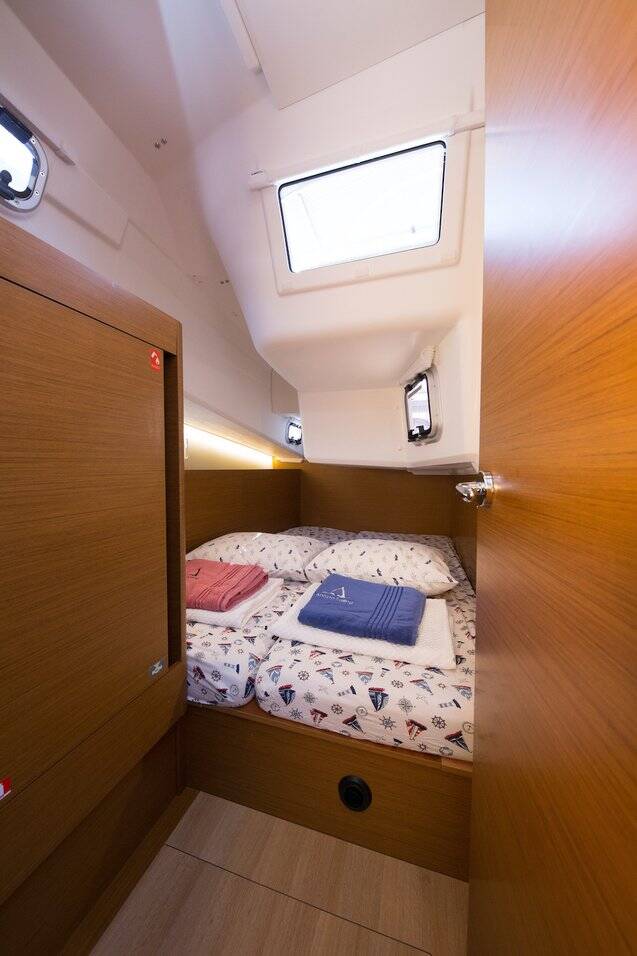 Sailing yacht Sun Odyssey 410 Suncity 3