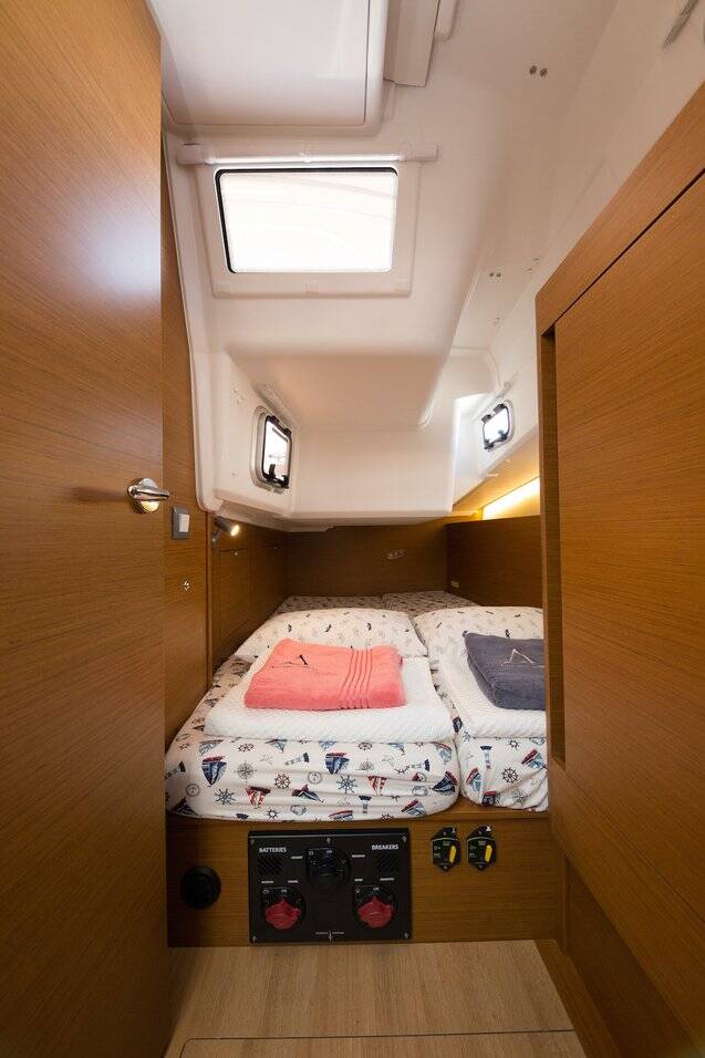 Sailing yacht Sun Odyssey 410 Suncity 3