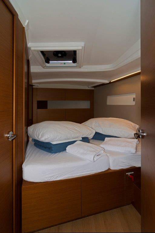 Sailing yacht Sun Odyssey 410 Shaken Not Stirred