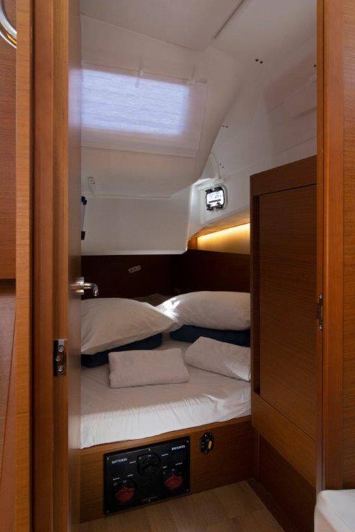 Sailing yacht Sun Odyssey 410 Shaken Not Stirred