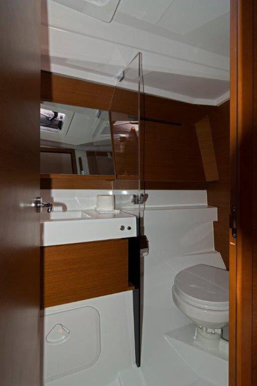 Sailing yacht Sun Odyssey 410 Shaken Not Stirred