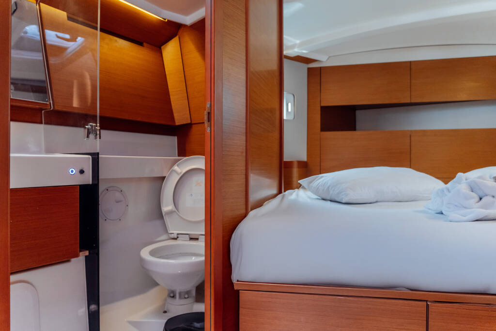 Sailing yacht Sun Odyssey 410 Anassa