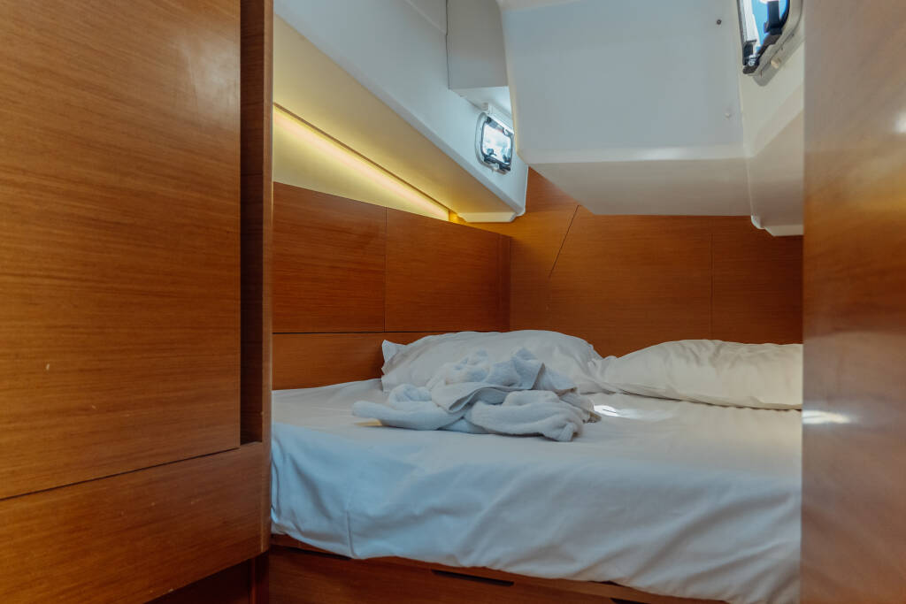 Sailing yacht Sun Odyssey 410 Anassa
