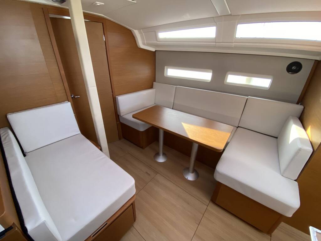 Sailing yacht Sun Odyssey 410 ECONOMY