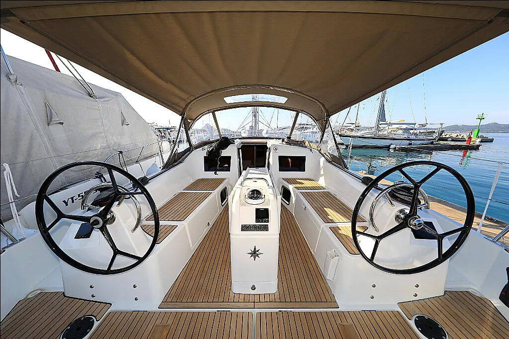 Sailing yacht Sun Odyssey 410 CLASS