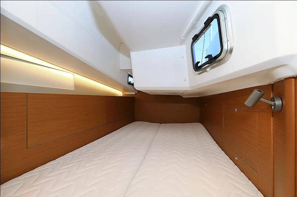 Sailing yacht Sun Odyssey 410 CLASS