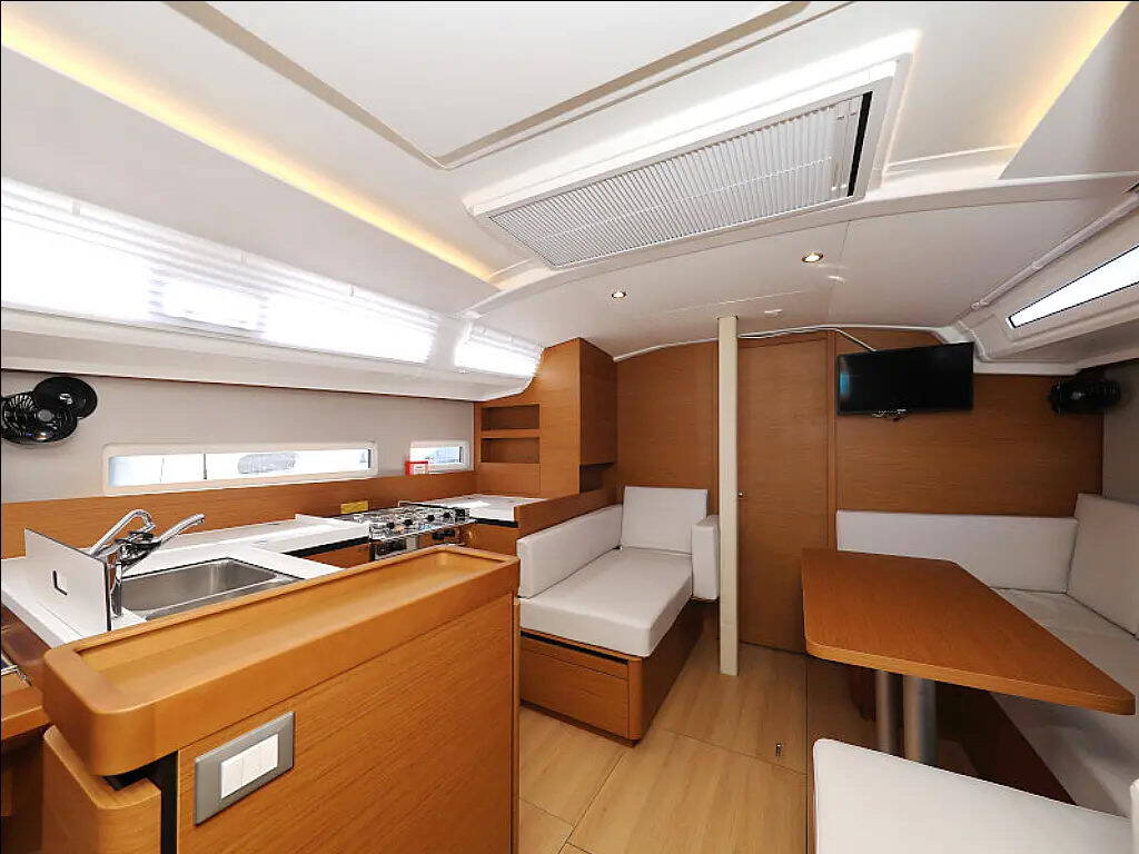 Sailing yacht Sun Odyssey 410 Vague