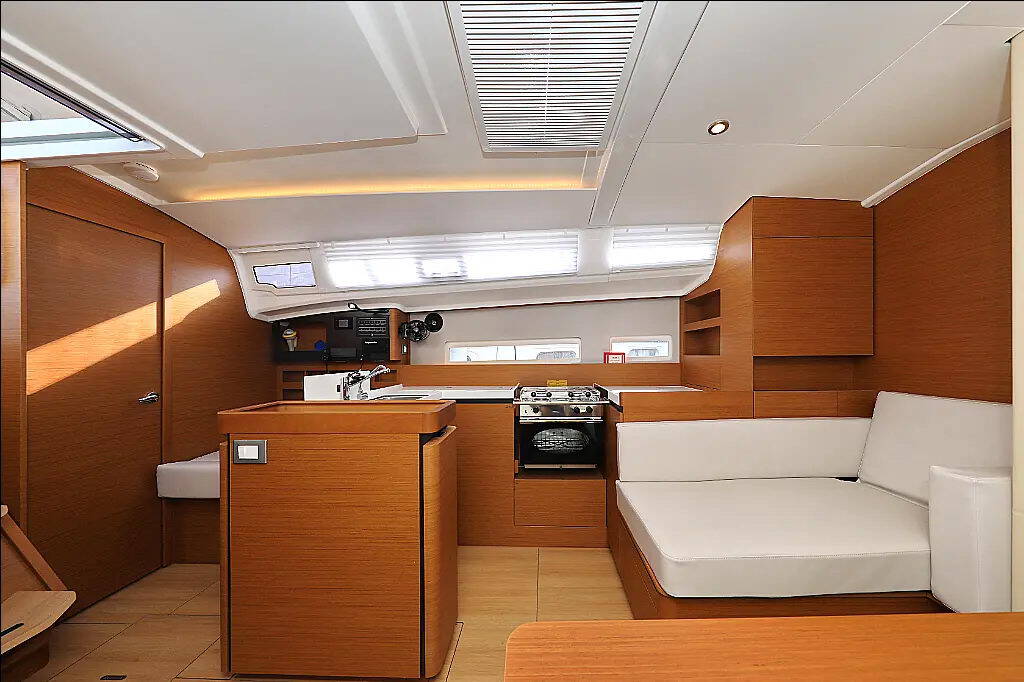 Sailing yacht Sun Odyssey 410 Vague