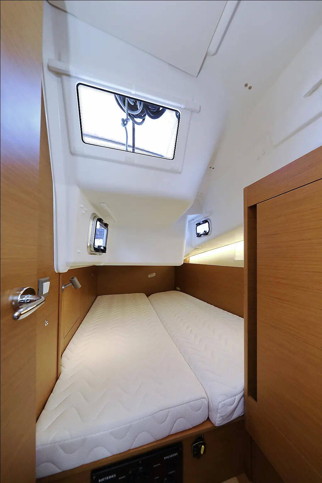 Sailing yacht Sun Odyssey 410 Vague