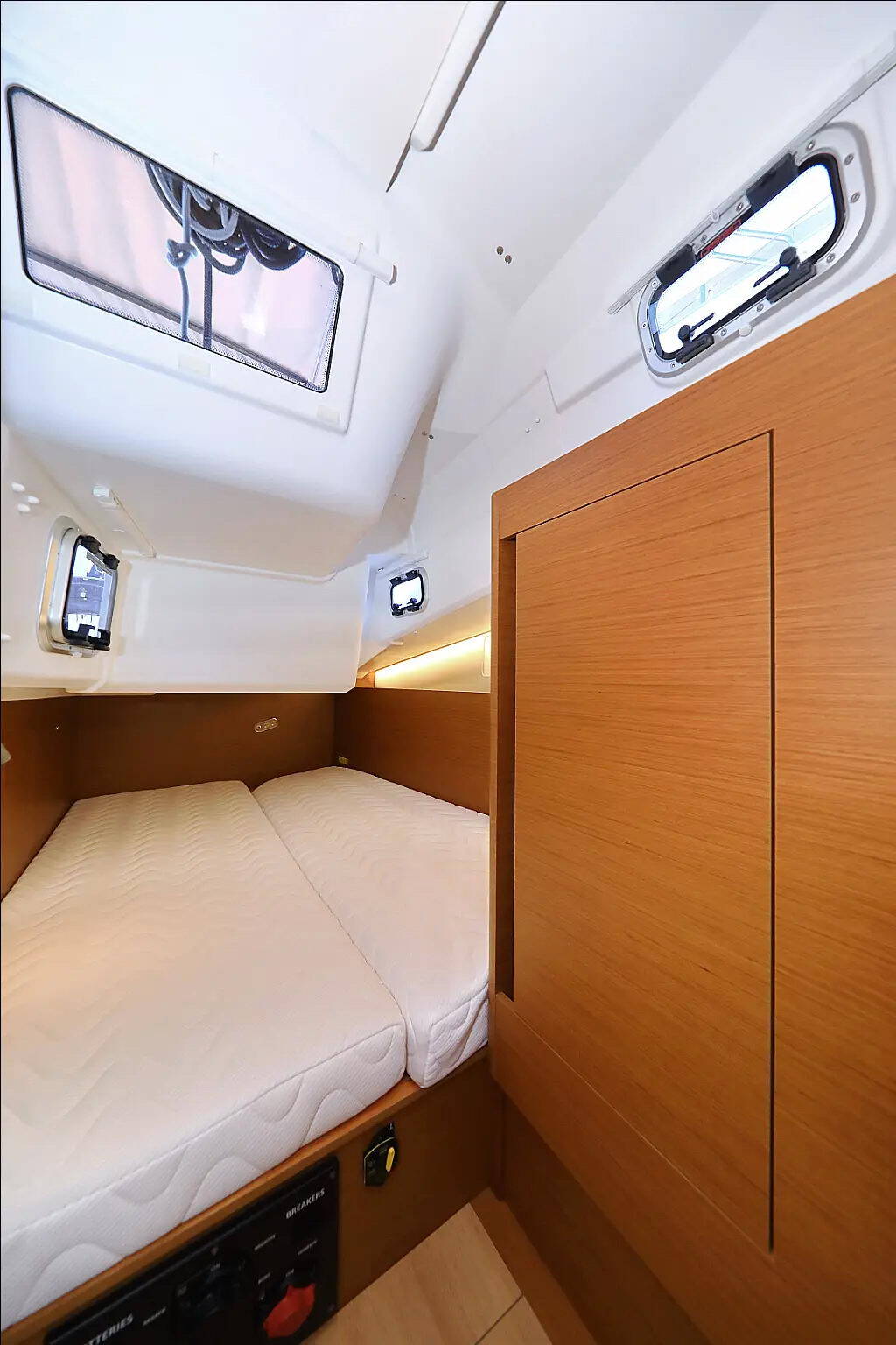 Sailing yacht Sun Odyssey 410 Vague