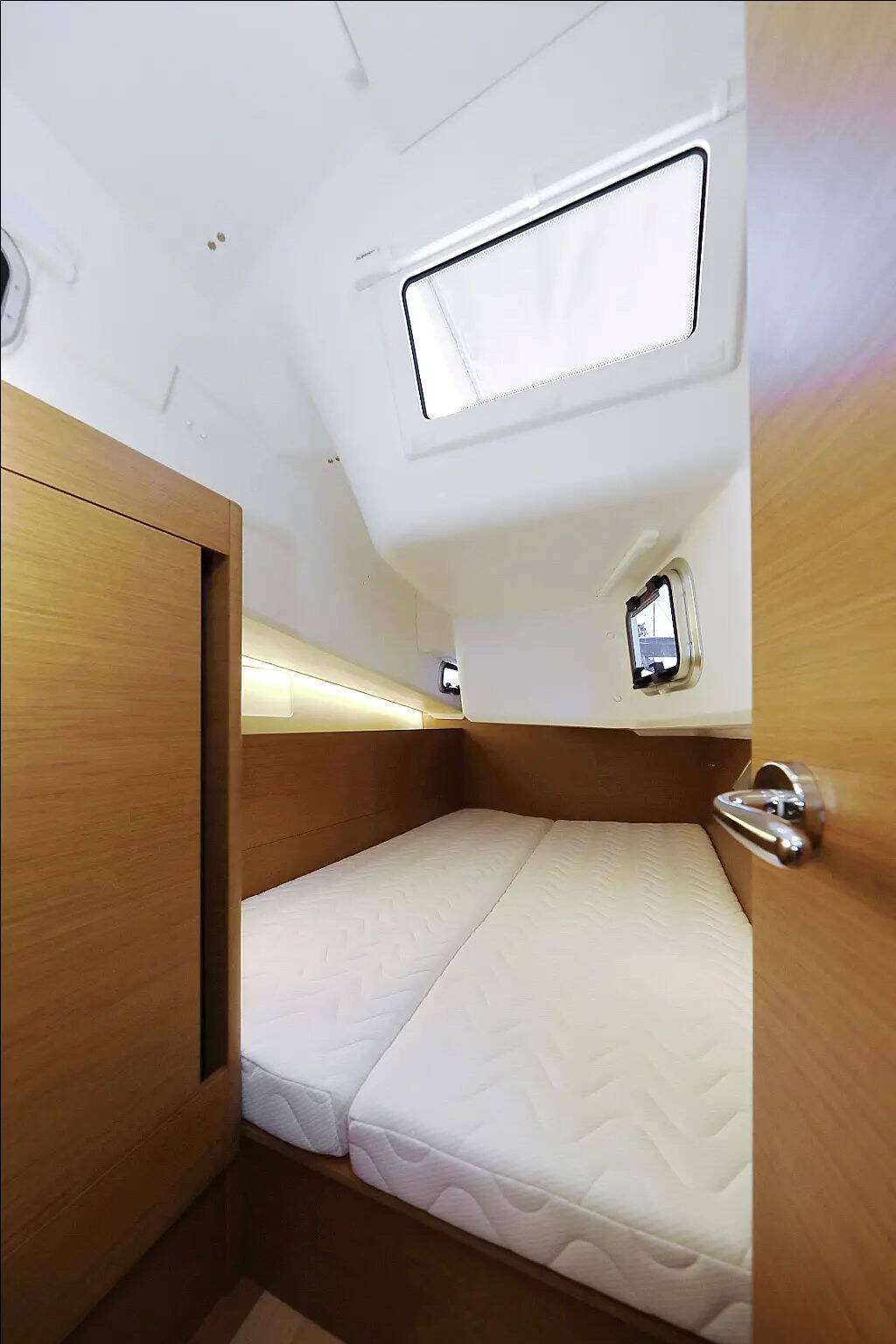 Sailing yacht Sun Odyssey 410 Vague