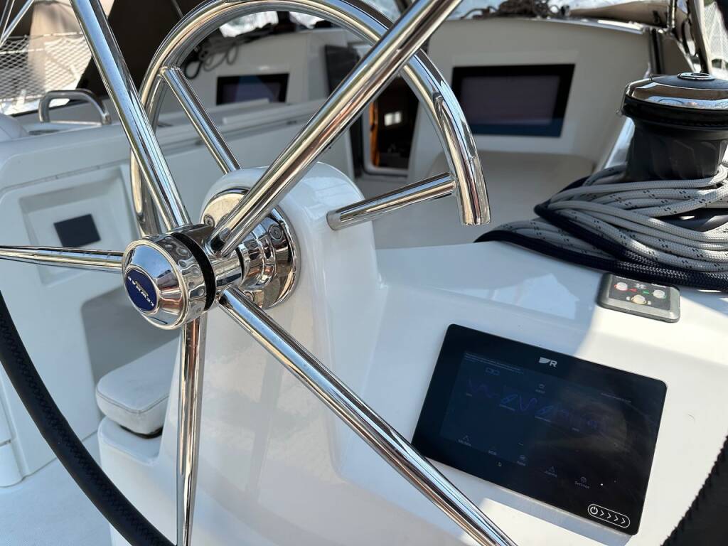 Sailing yacht Sun Odyssey 410 Wind Kiss