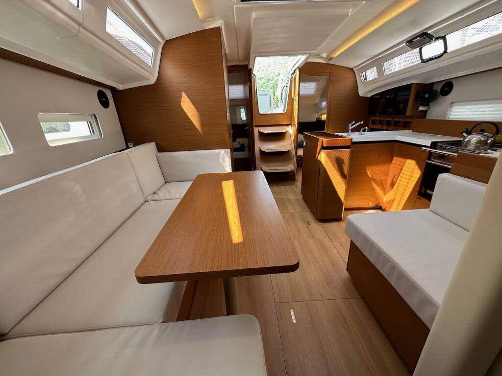 Sailing yacht Sun Odyssey 410 Wind Kiss