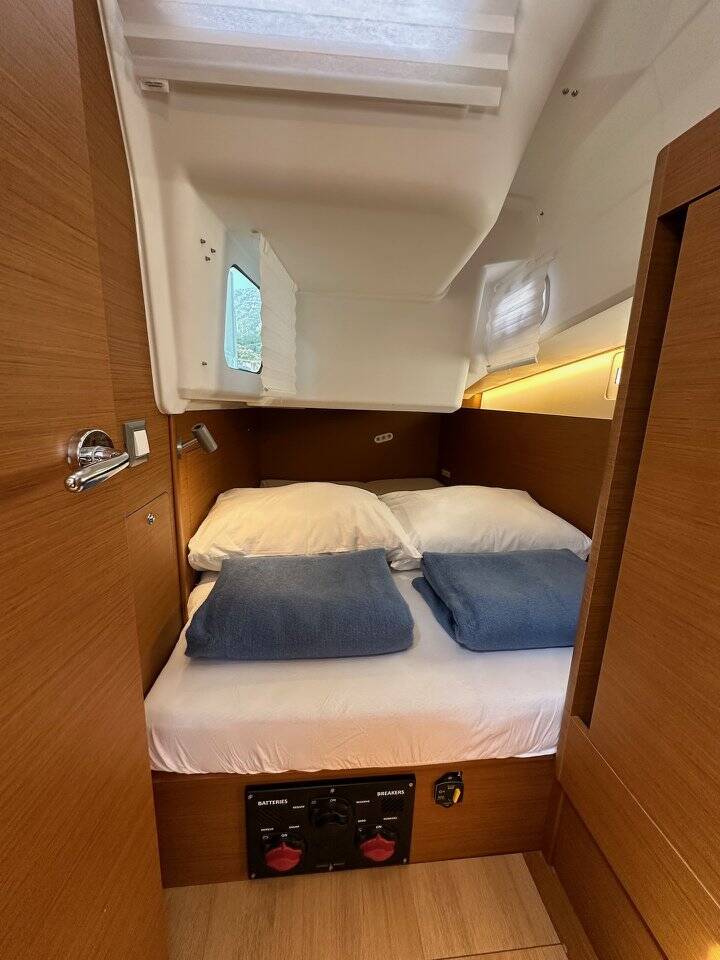 Sailing yacht Sun Odyssey 410 Wind Kiss