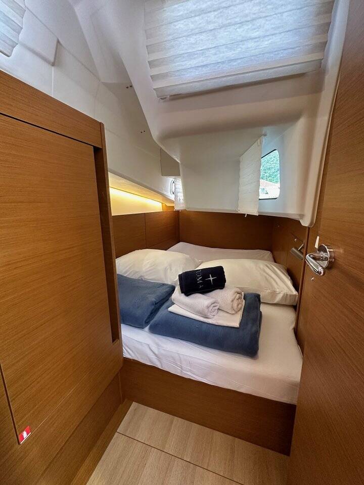 Sailing yacht Sun Odyssey 410 Wind Kiss