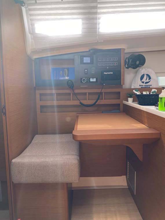Sailing yacht Sun Odyssey 410 Marelli