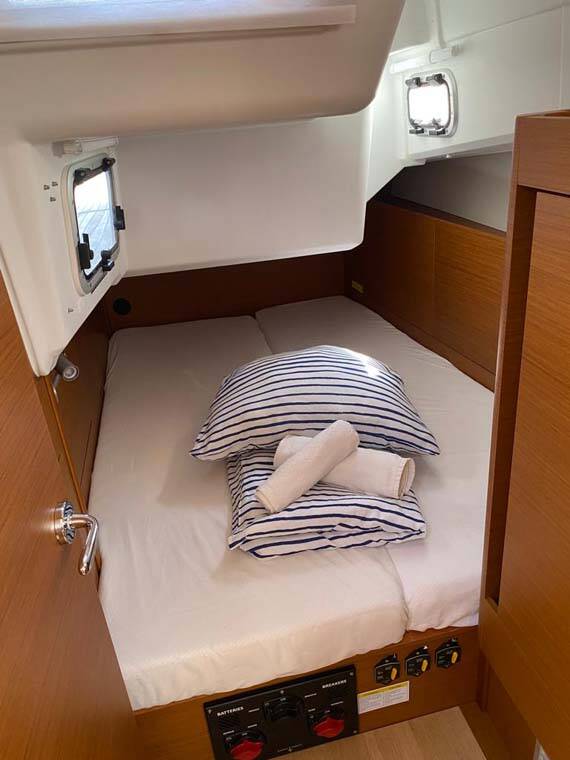 Sailing yacht Sun Odyssey 410 Marelli