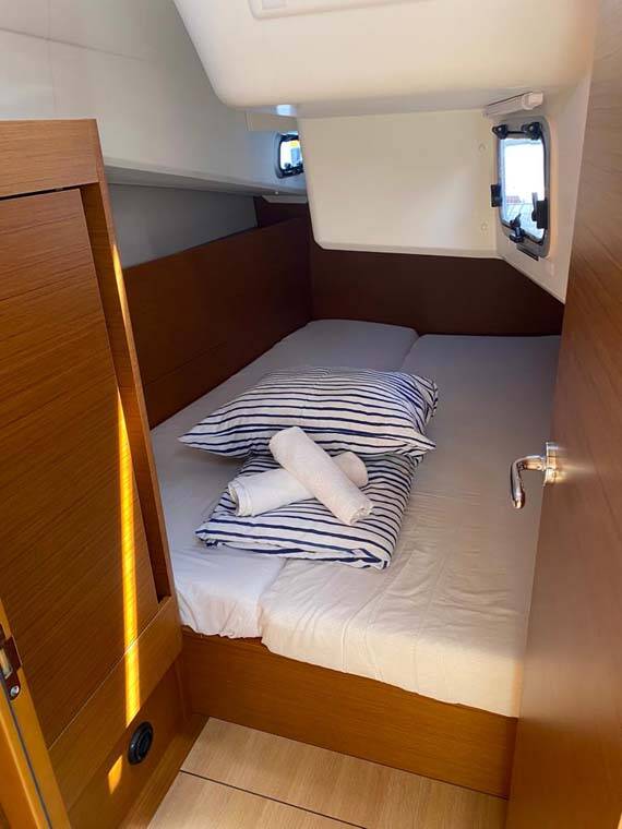 Sailing yacht Sun Odyssey 410 Marelli