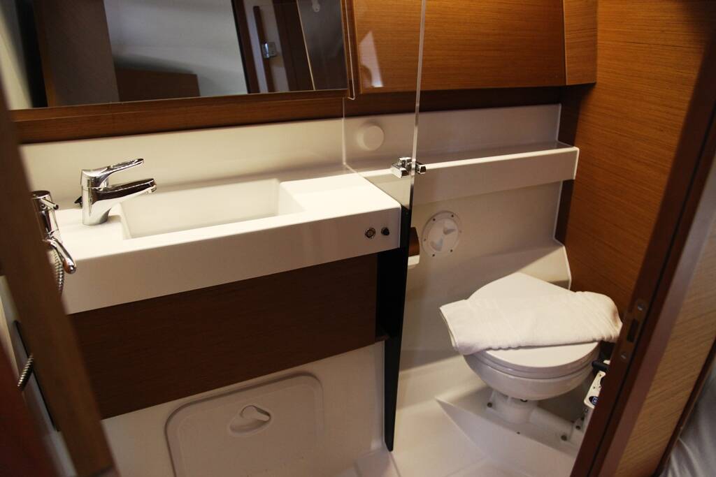 Sailing yacht Sun Odyssey 410 Pangeo