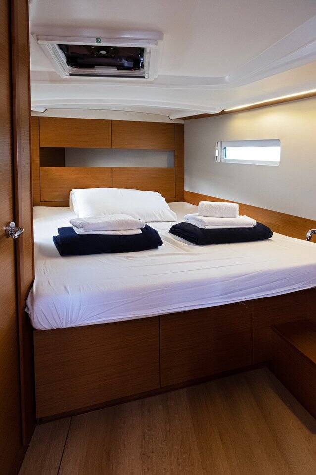Sailing yacht Sun Odyssey 410 Sky Kiss