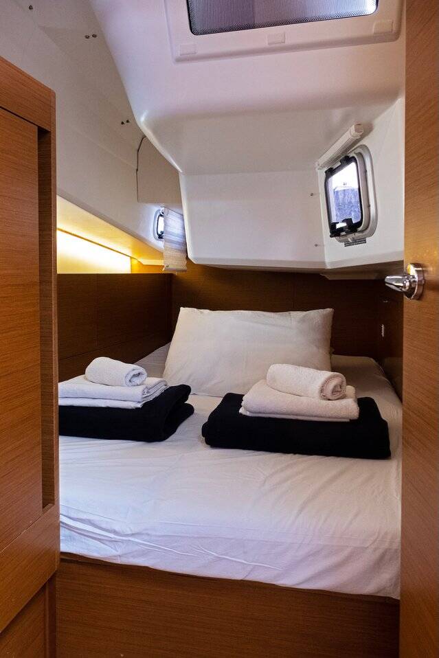 Sailing yacht Sun Odyssey 410 Sky Kiss