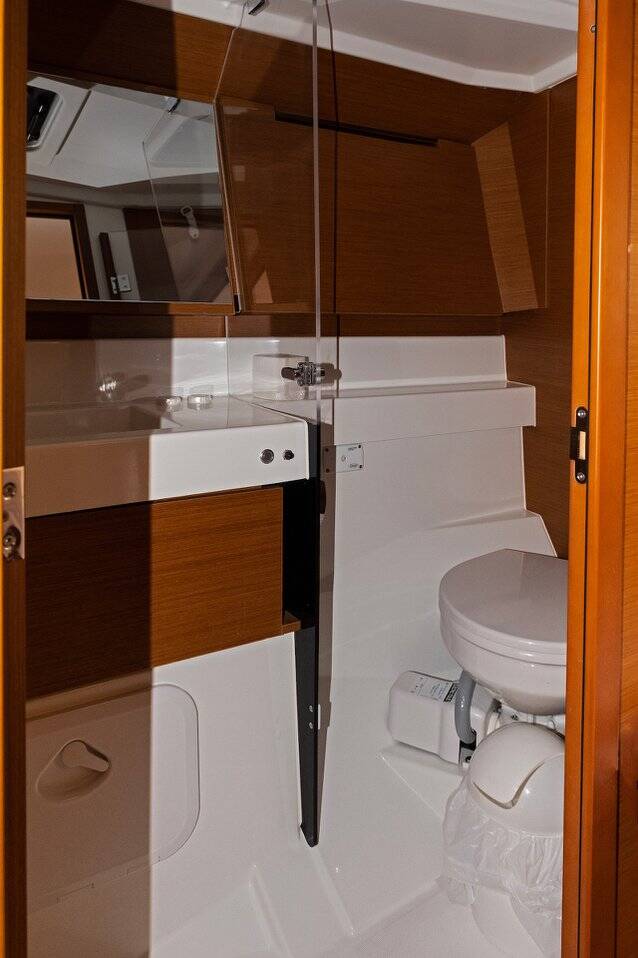 Sailing yacht Sun Odyssey 410 Sky Kiss