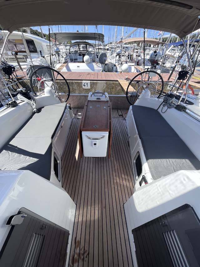 Sailing yacht Sun Odyssey 410 Tu Tamo 3