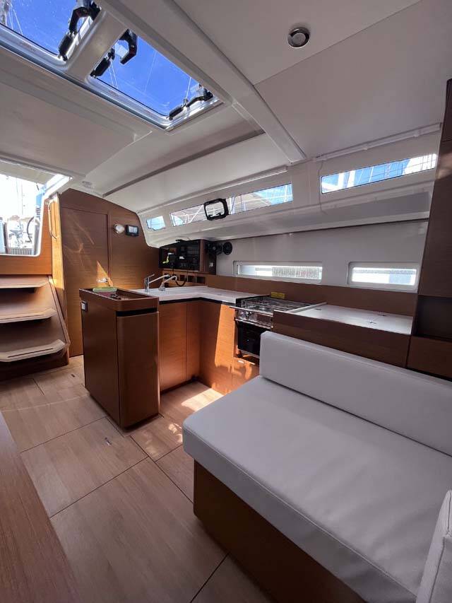 Sailing yacht Sun Odyssey 410 Tu Tamo 3