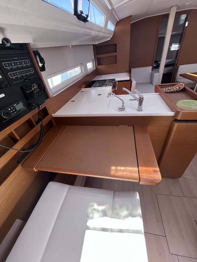 Sailing yacht Sun Odyssey 410 Tu Tamo 3
