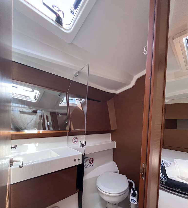 Sailing yacht Sun Odyssey 410 Tu Tamo 3