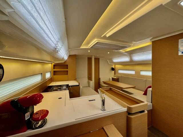 Sailing yacht Sun Odyssey 410 Lucia