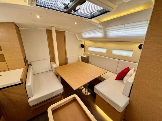 Sailing yacht Sun Odyssey 410 Lucia