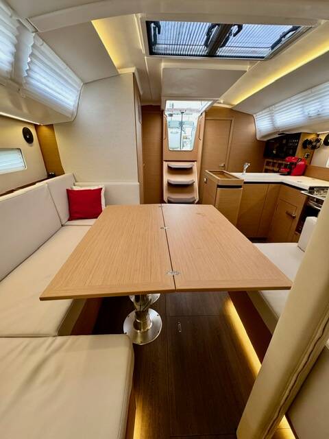 Sailing yacht Sun Odyssey 410 Lucia