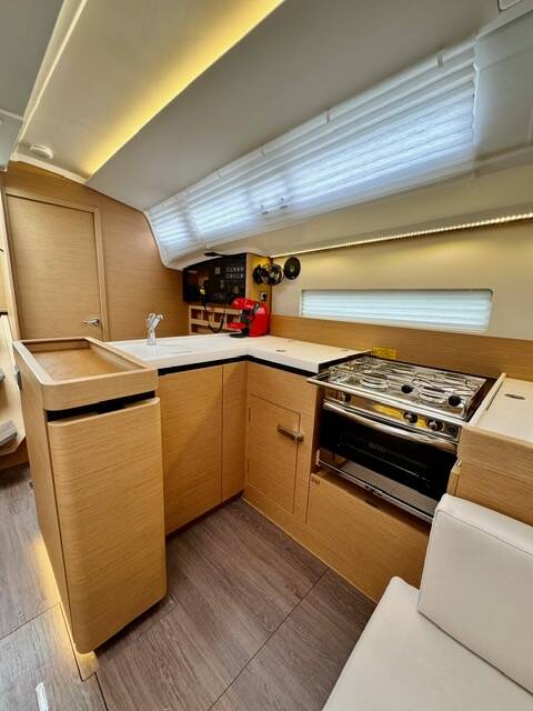 Sailing yacht Sun Odyssey 410 Lucia