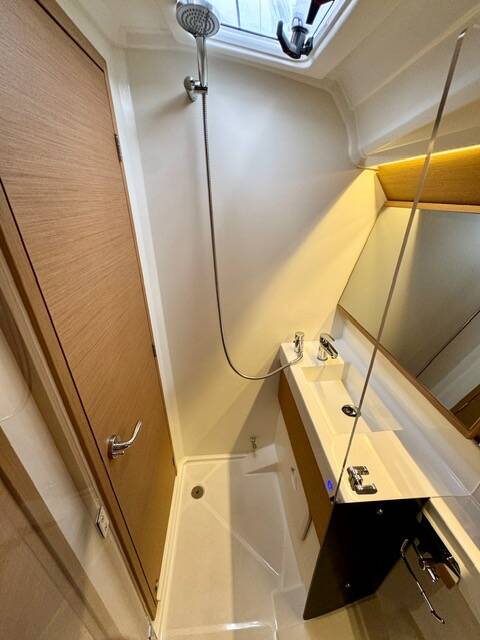 Sailing yacht Sun Odyssey 410 Lucia