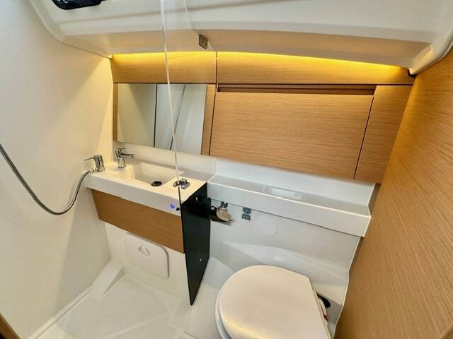 Sailing yacht Sun Odyssey 410 Lucia