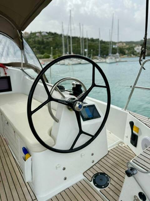 Sailing yacht Sun Odyssey 410 Lucia