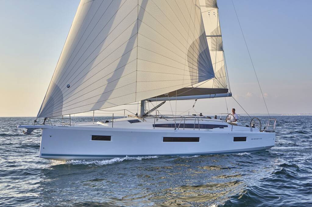 Sailing yacht Sun Odyssey 410 First Date