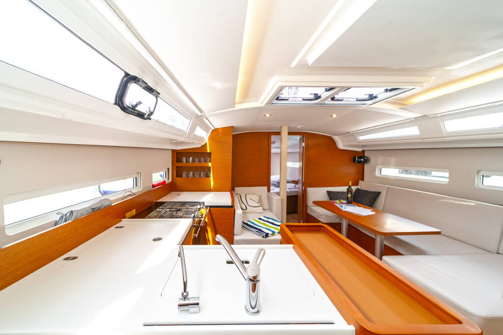 Segelyachten Sun Odyssey 410 First Date